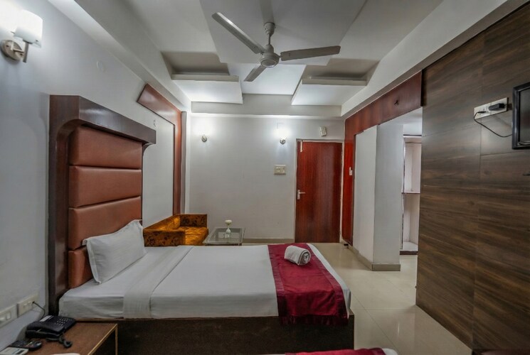Room thumbnail 1